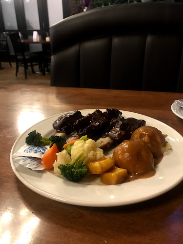 Roadhouse Restaurant & Saloon