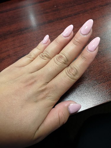 Queen’s Nails and Spa