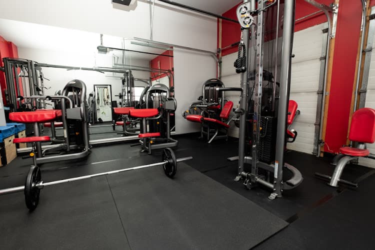 REDEKOPP FITNESS – Gym•Personal Training•Kickboxing•Bootcamps•Holistic Nutrition•Athletic Apparel