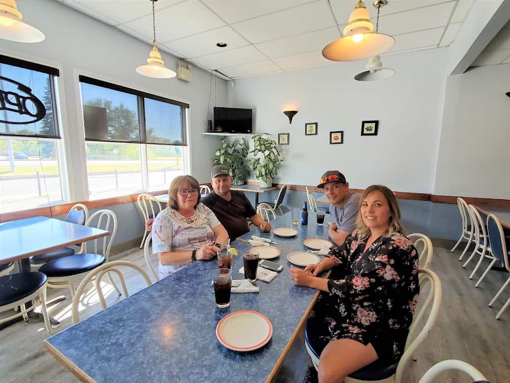 Smiley’s Restaurant & Lounge