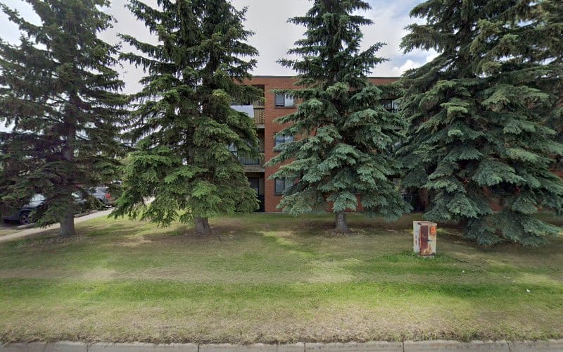 Chinook III Apartments